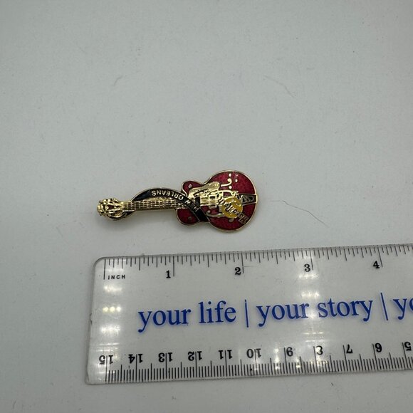 Hard Rock Cafe New Orleans Guitar Pin  Collectible Souvenir  Gold & Red - Picture 3 of 6